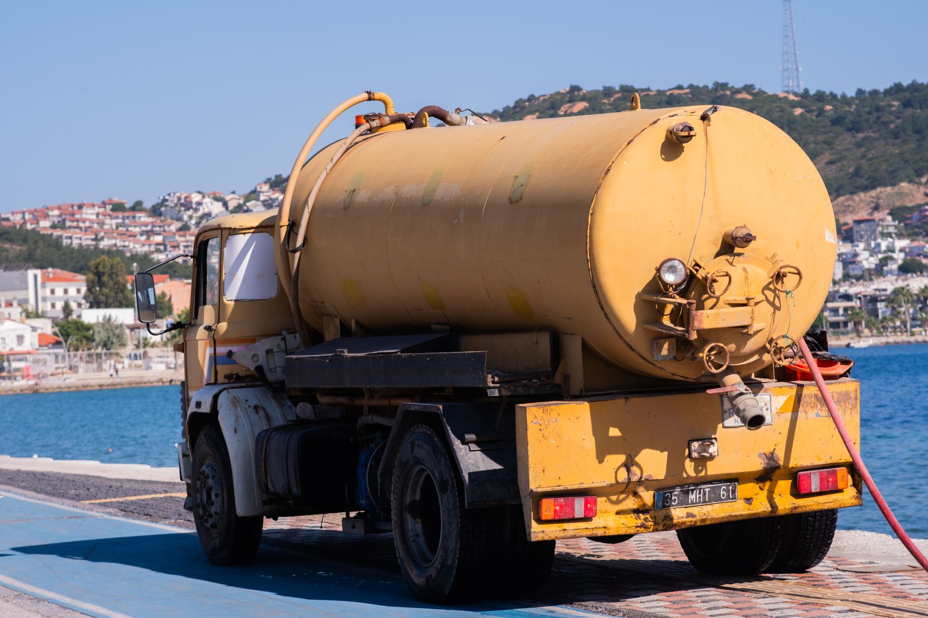 Vidange fosse septique équipe à Ajaccio
